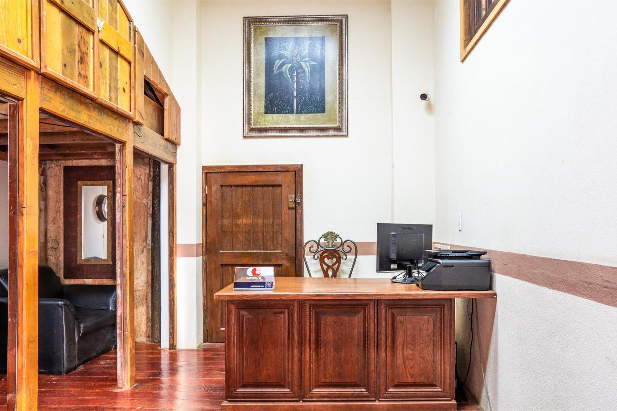 Capital O Hotel Villa Azura Текате Экстерьер фото